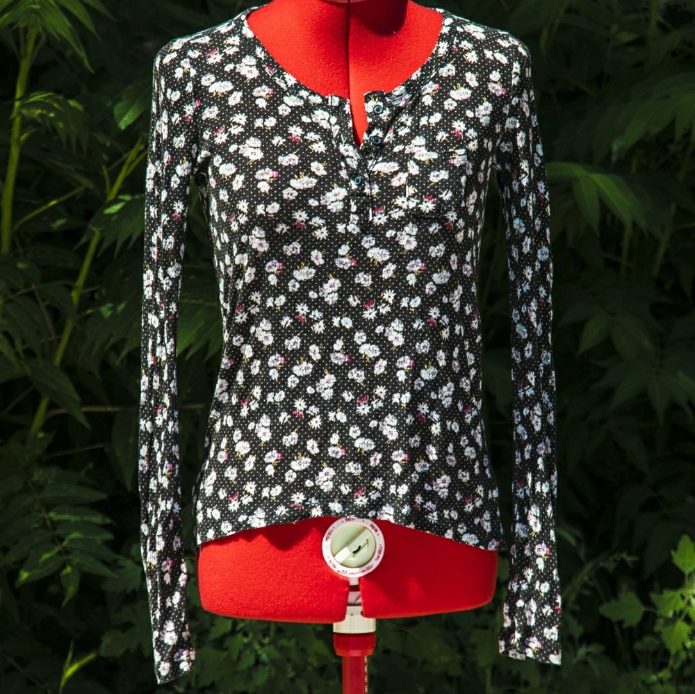 Nollie floral polka dot thermal top